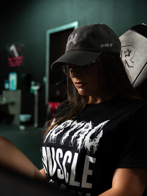 METAL MUSCLE MOMMY WOMEN'S HEAVYWEIGHT T-SHIRT