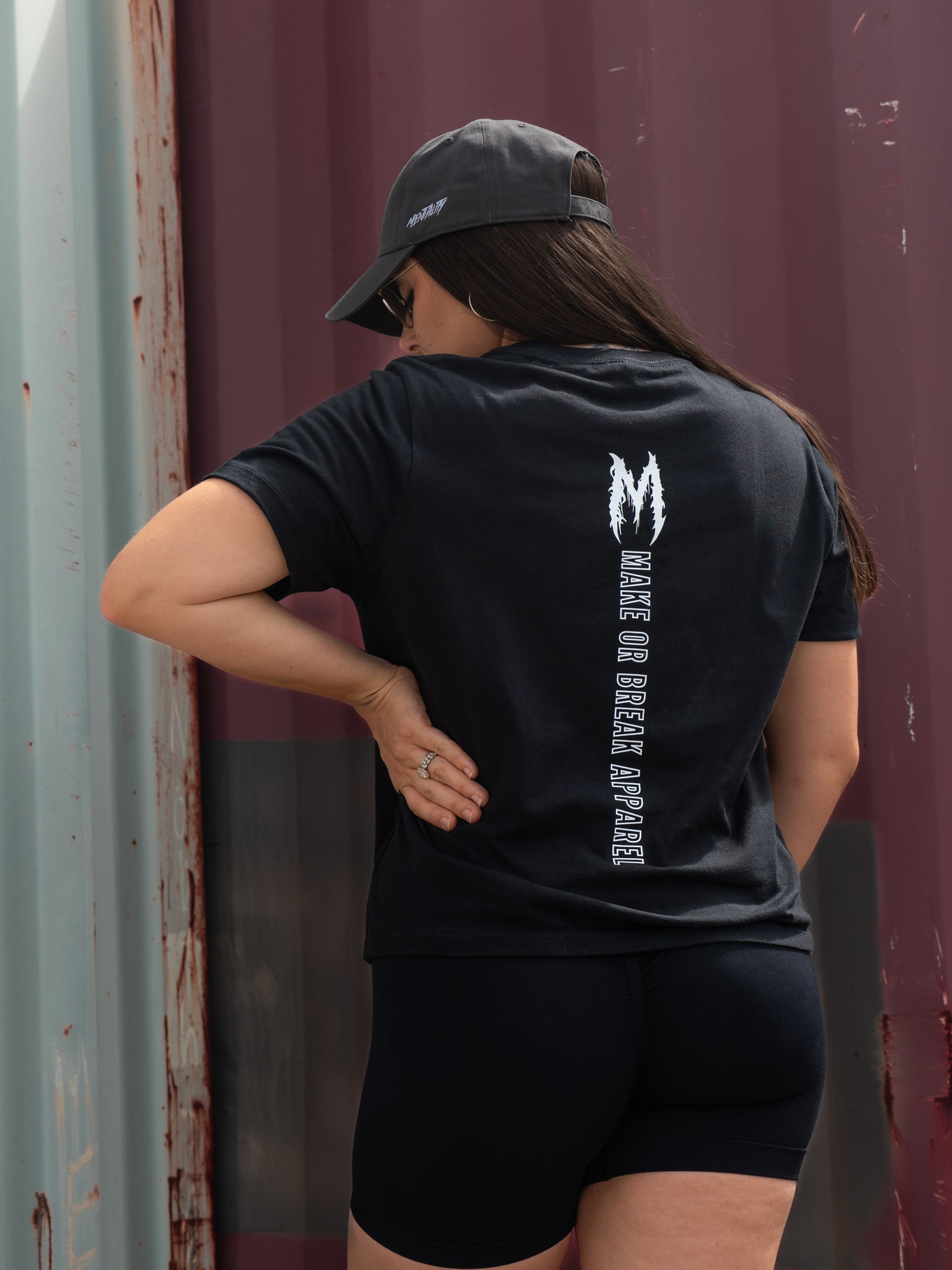 METAL MUSCLE MOMMY WOMEN'S HEAVYWEIGHT T-SHIRT