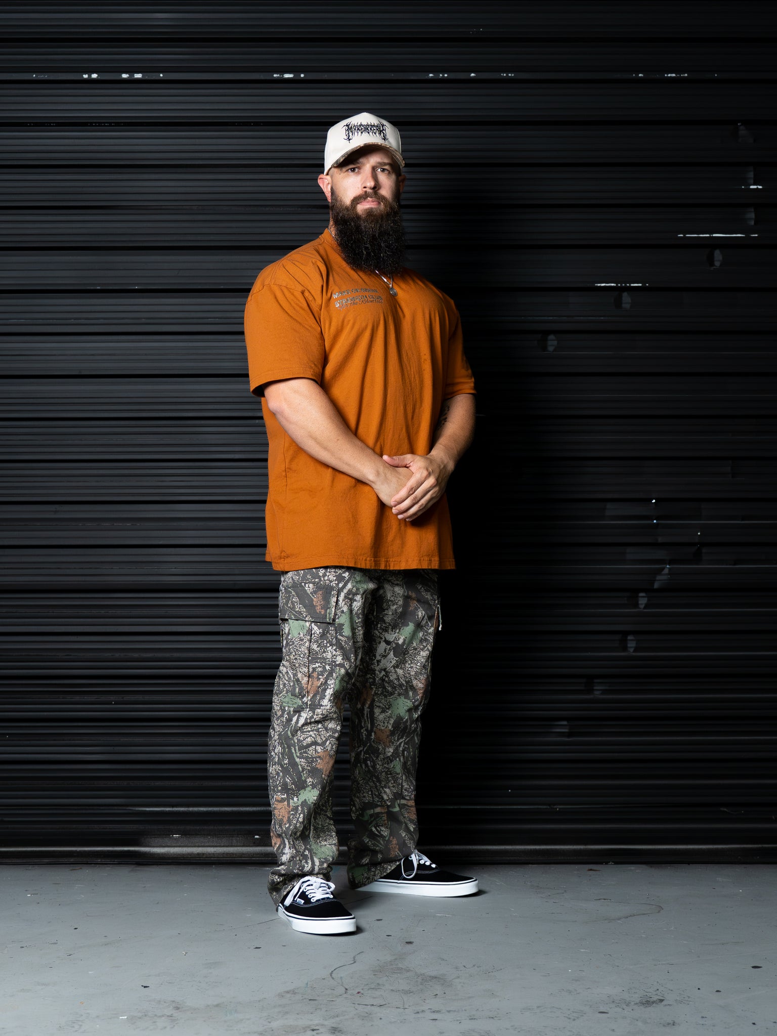 STRENGTH CLUB TEE - RUST/CAMO