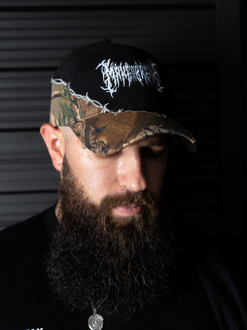 BARBED WIRE EMBROIDERY DAD HAT - BLACK/CAMO